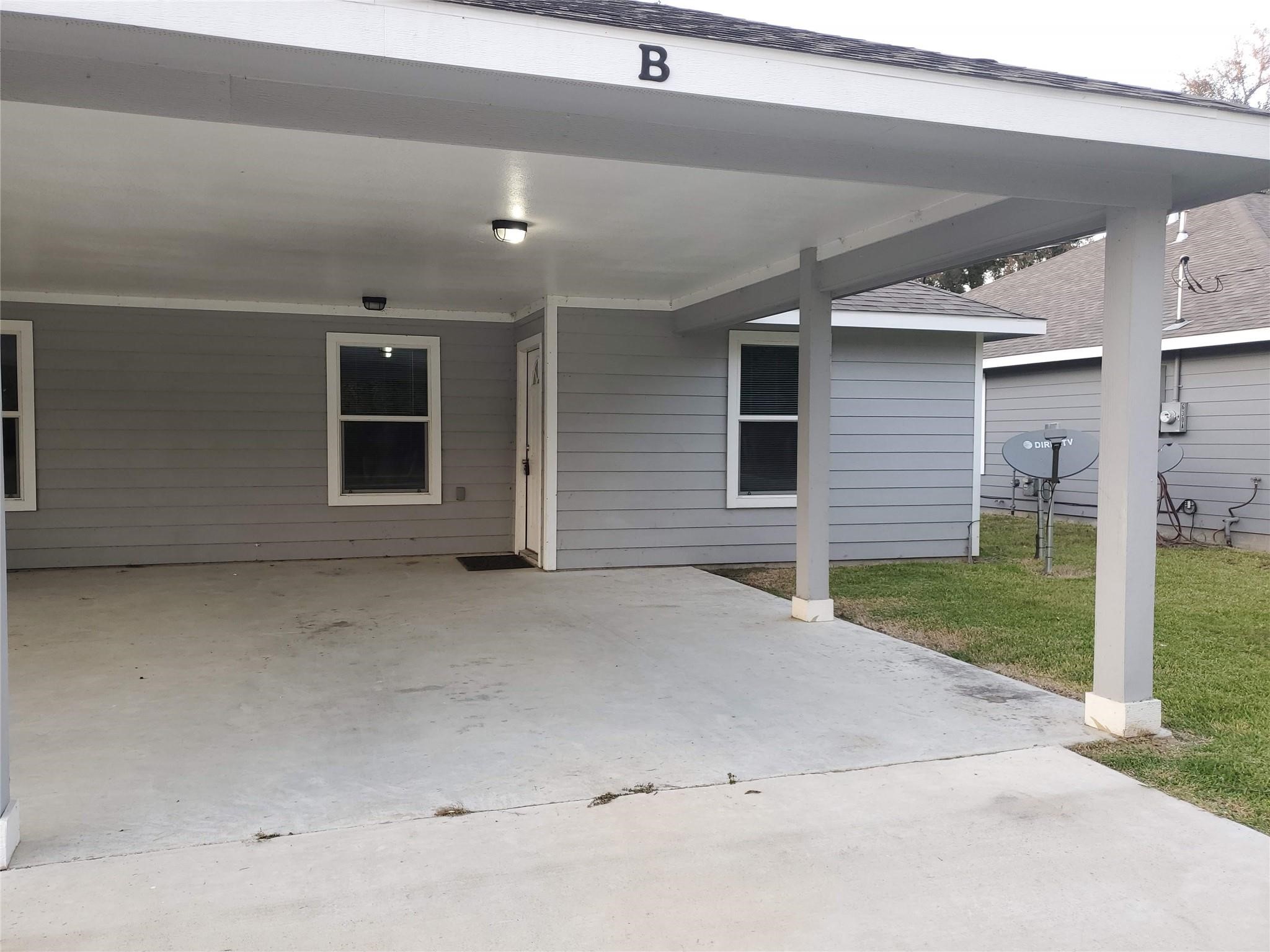 628 Luke Street, Unit AB Dayton, TX 77535 - Photo 5 of 26