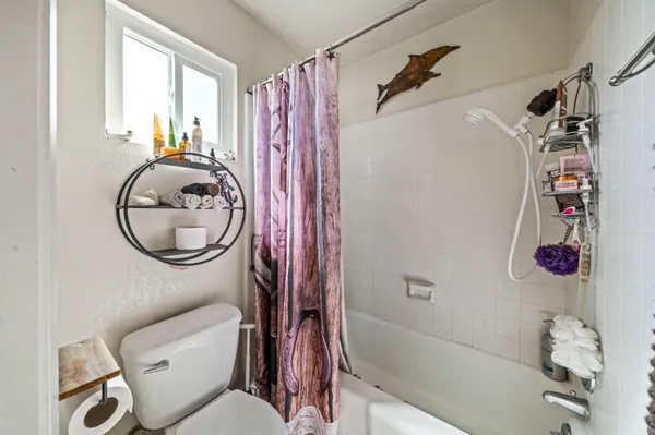 $472,000 | 4065 Meander Drive, Redding, CA 96001