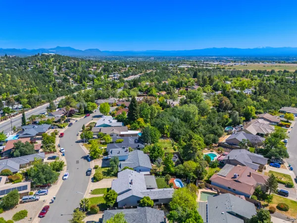 $472,000 | 4065 Meander Drive, Redding, CA 96001