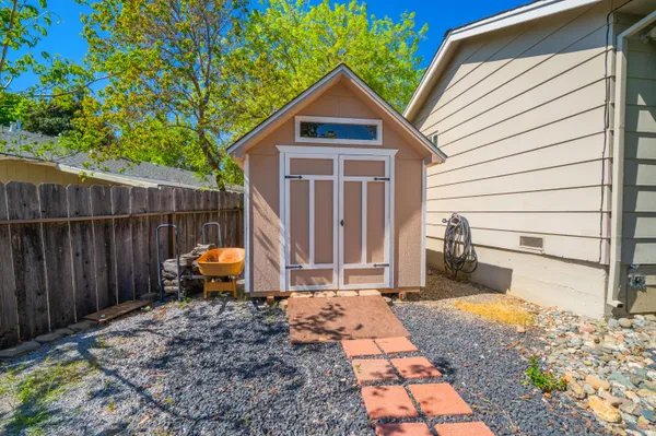 $472,000 | 4065 Meander Drive, Redding, CA 96001