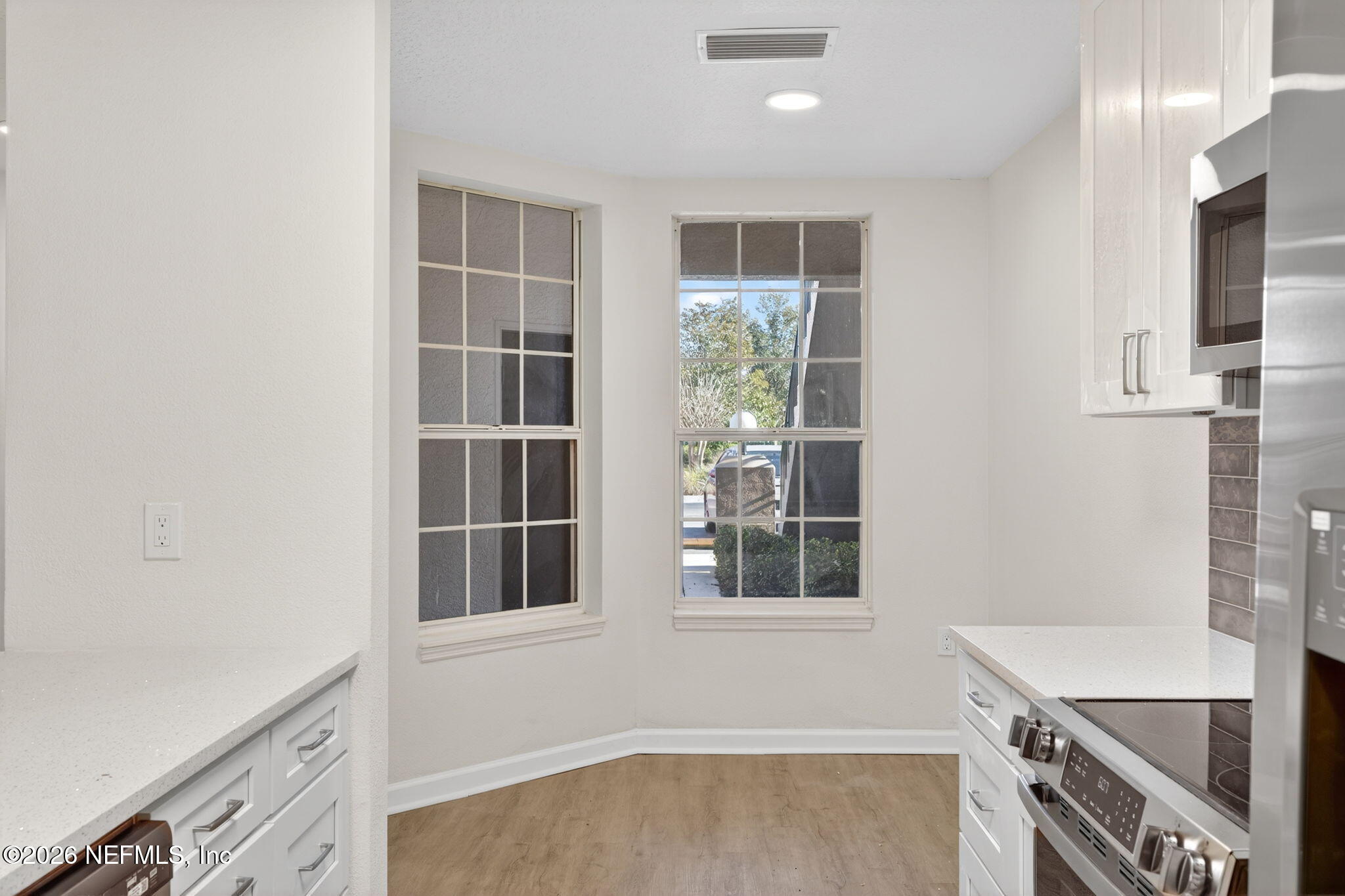 1610 Prestwick Place St. Augustine, FL 32086 - Photo 14 of 41 16-Breakfast Nook 1 of 3