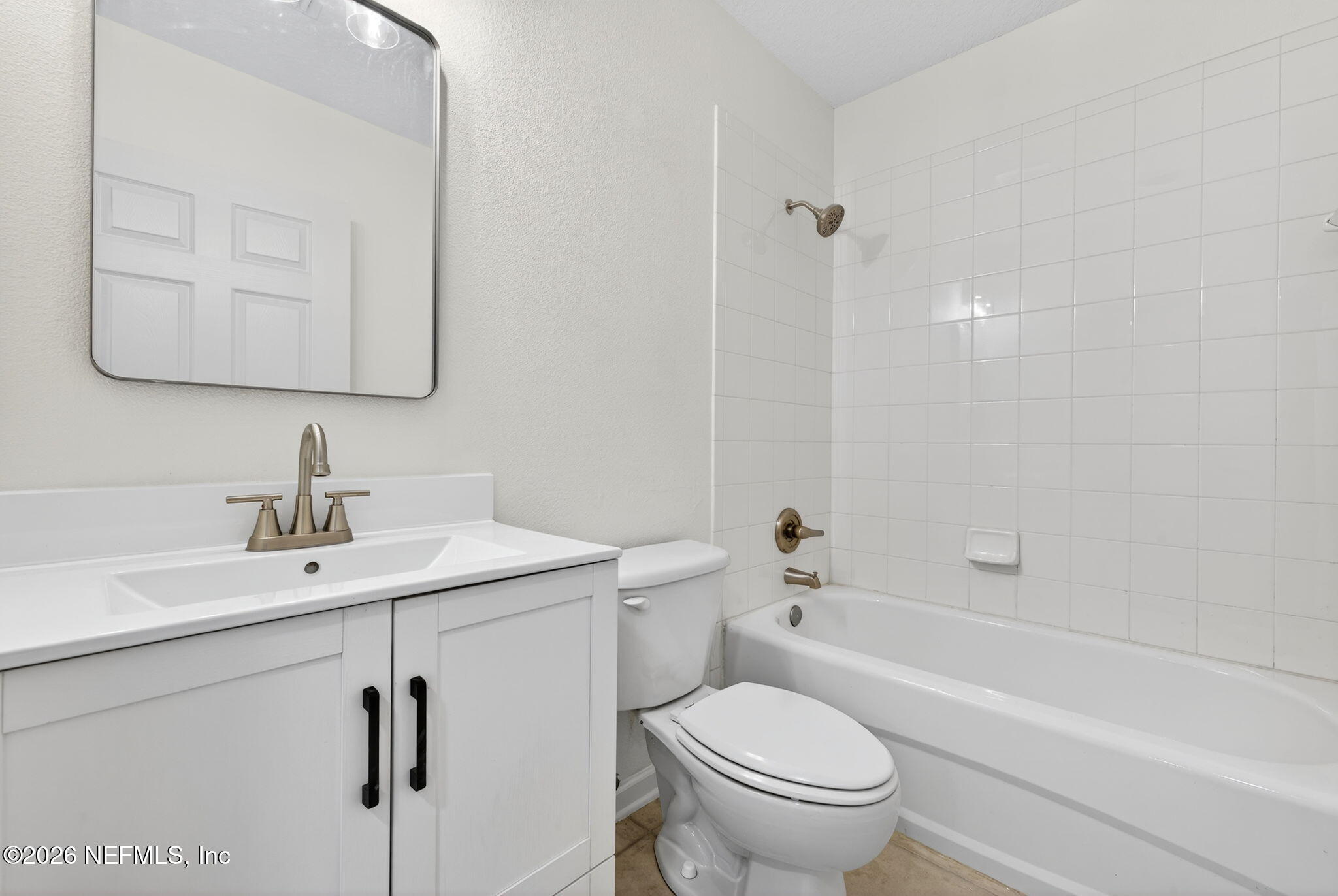 1610 Prestwick Place St. Augustine, FL 32086 - Photo 34 of 41 35-Guest Bathroom