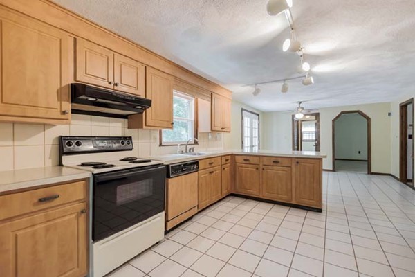 14 Greybirch Road Andover, MA 01810 - Photo 4 of 30