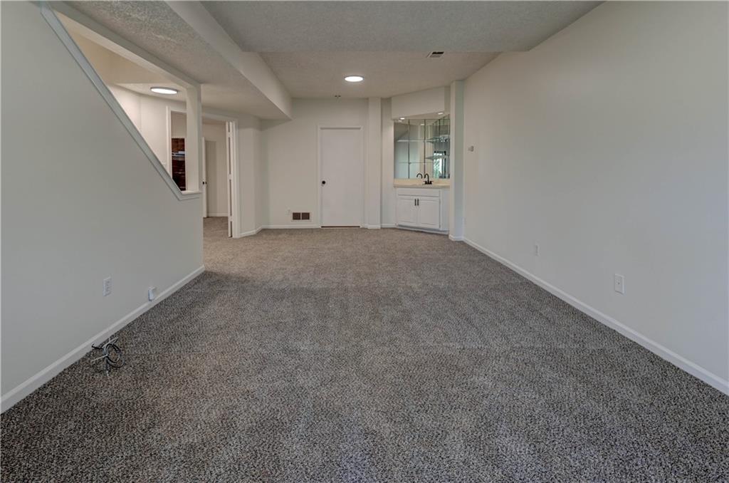 4804 Horton Street Mission, KS 66202 - Photo 38 of 55