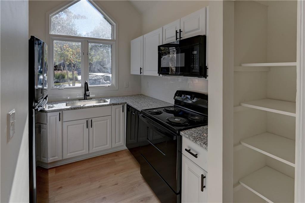 4804 Horton Street Mission, KS 66202 - Photo 8 of 55