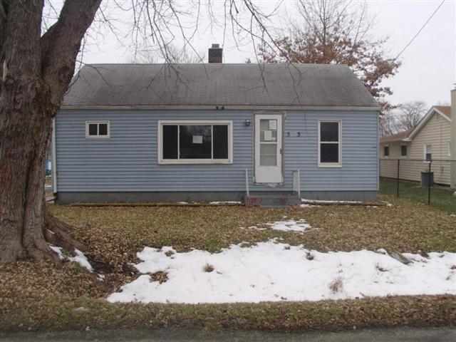 3923 12th Street Moline, IL 61265 - Photo 1 of 8 Gallery Image 1