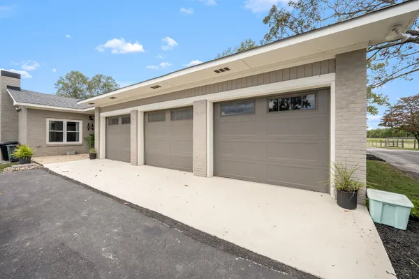 $874,900 | 176 Terry Dunavan Road, Elora, TN 37328