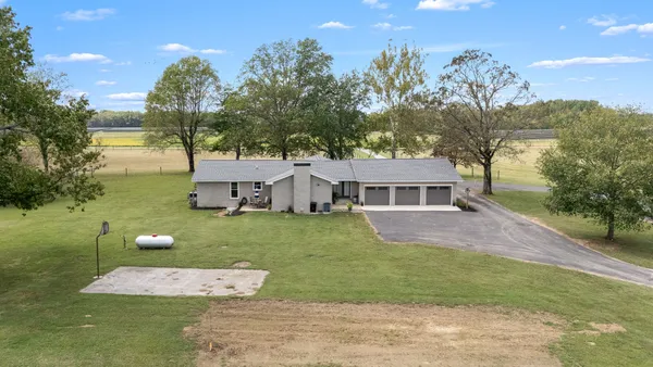 $874,900 | 176 Terry Dunavan Road, Elora, TN 37328