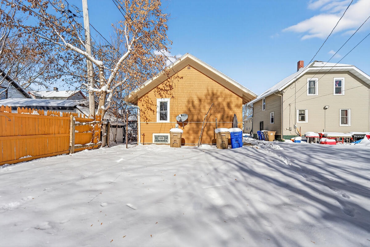 1505 69th Street Kenosha, WI 53143 - Photo 22 of 24 Back of House
