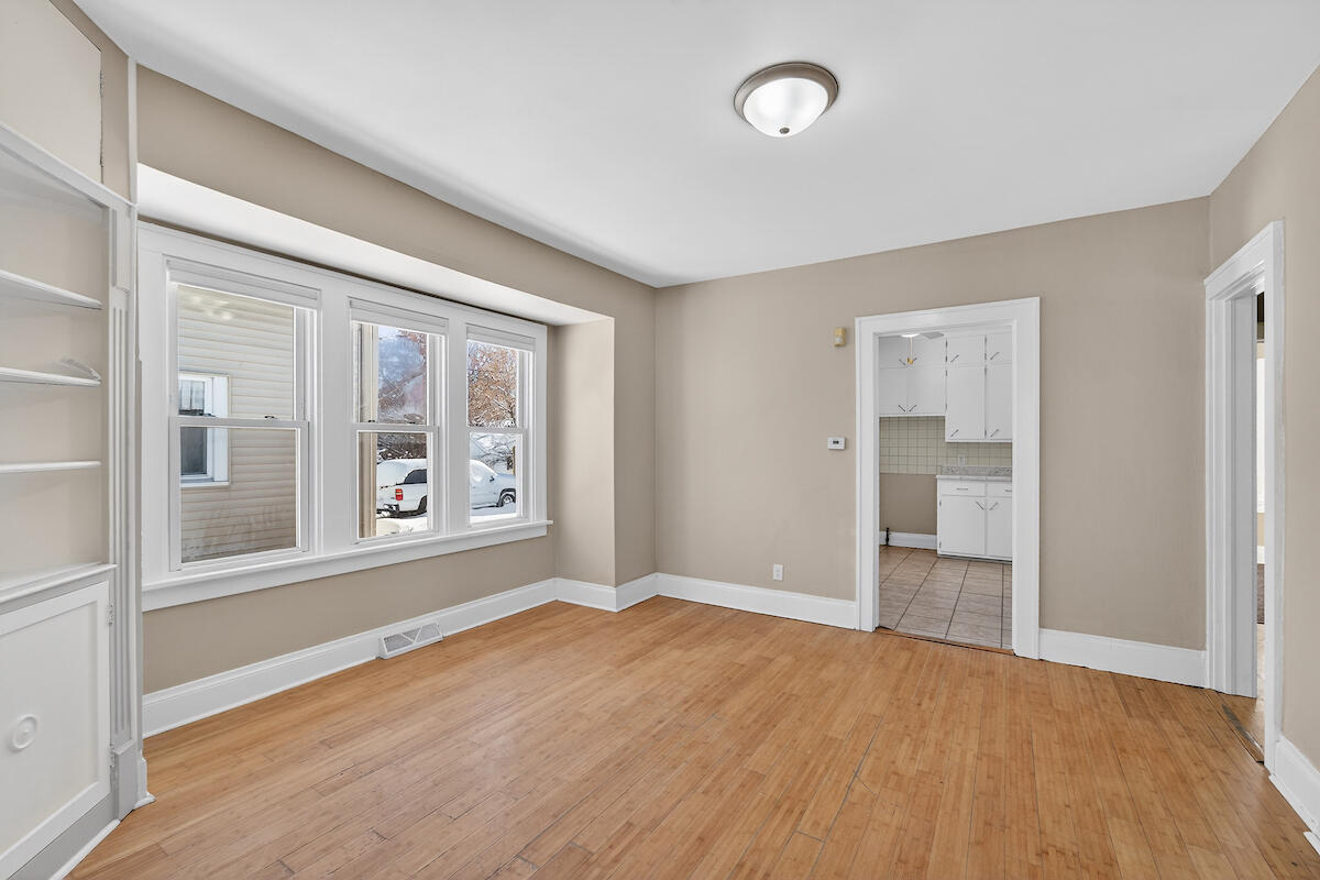 1505 69th Street Kenosha, WI 53143 - Photo 7 of 24 Dining Room