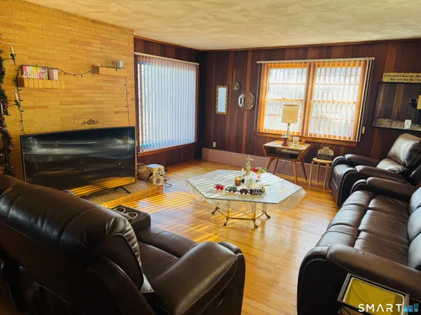 $349,900 | 169 Moosup Pond Road, Plainfield, CT 06239
