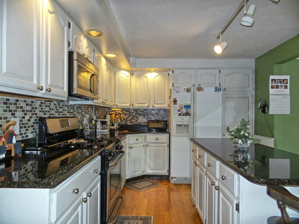 5 Jennifer Road Wakefield, MA 01880 - Photo 7 of 30 Gallery Image 7