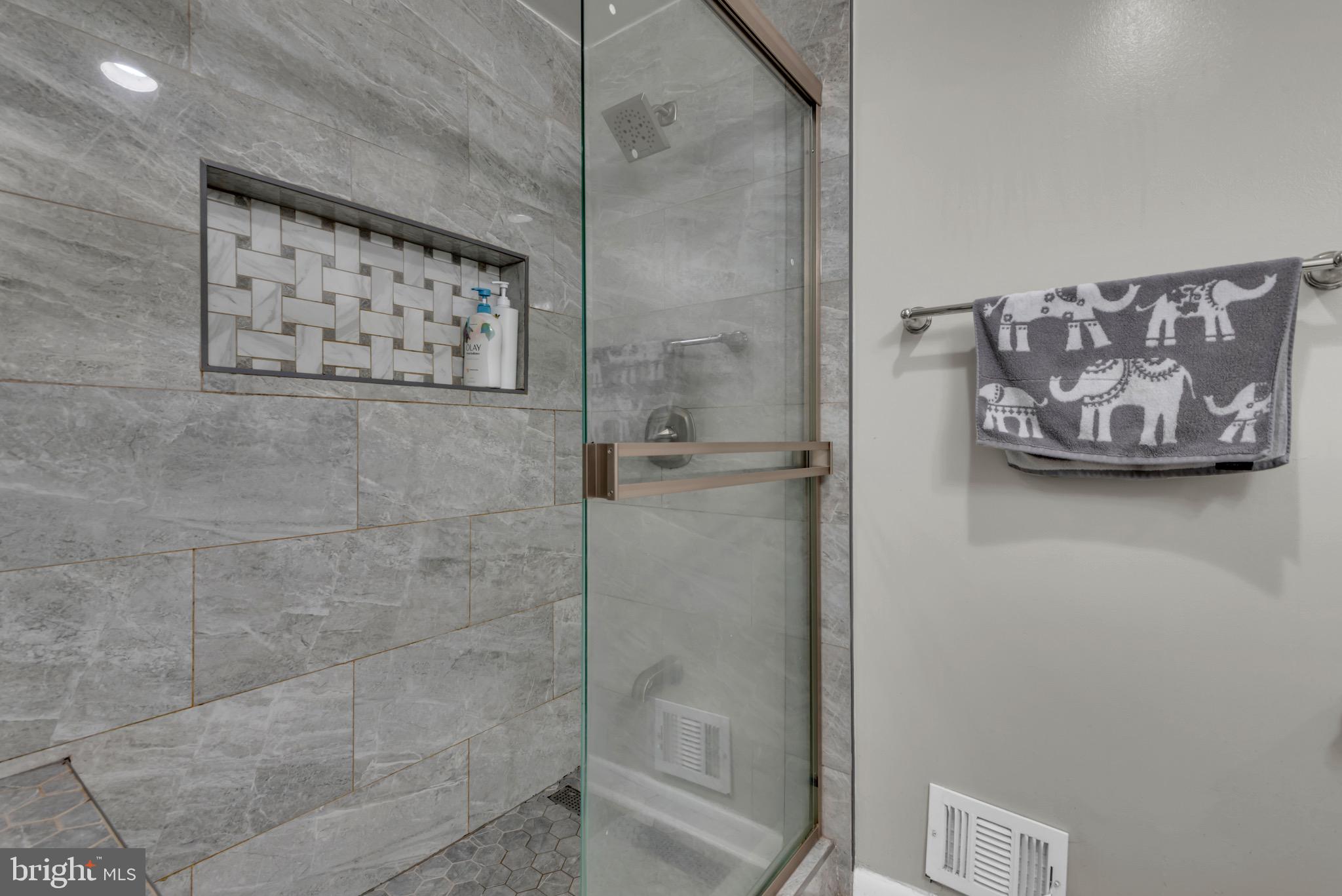 9301 North Laurel Road Laurel, MD 20723 - Photo 16 of 41 Stone Walk in Shower
