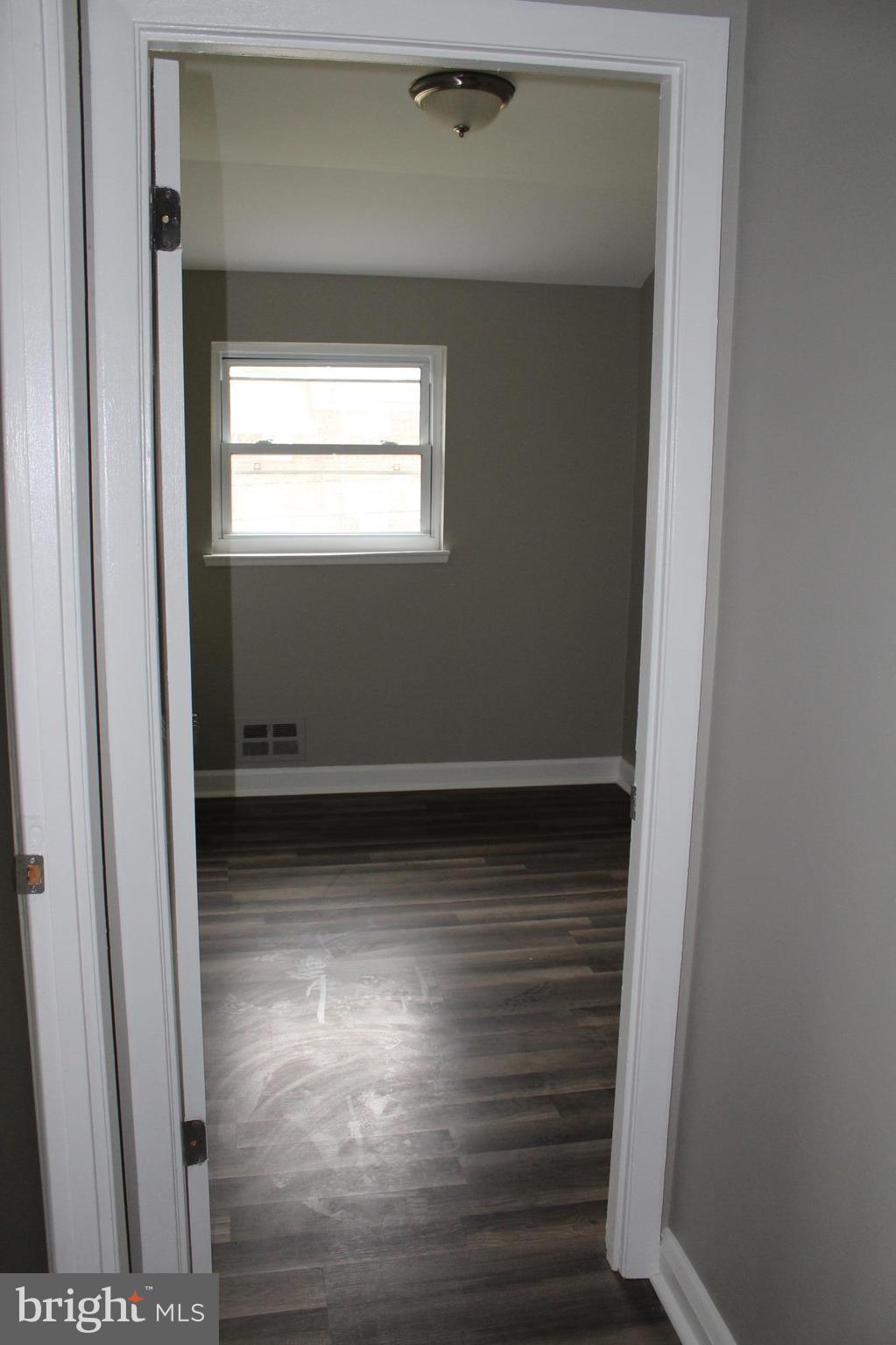 650 Queensgate Road Baltimore, MD 21229 - Photo 16 of 25 a view of small space