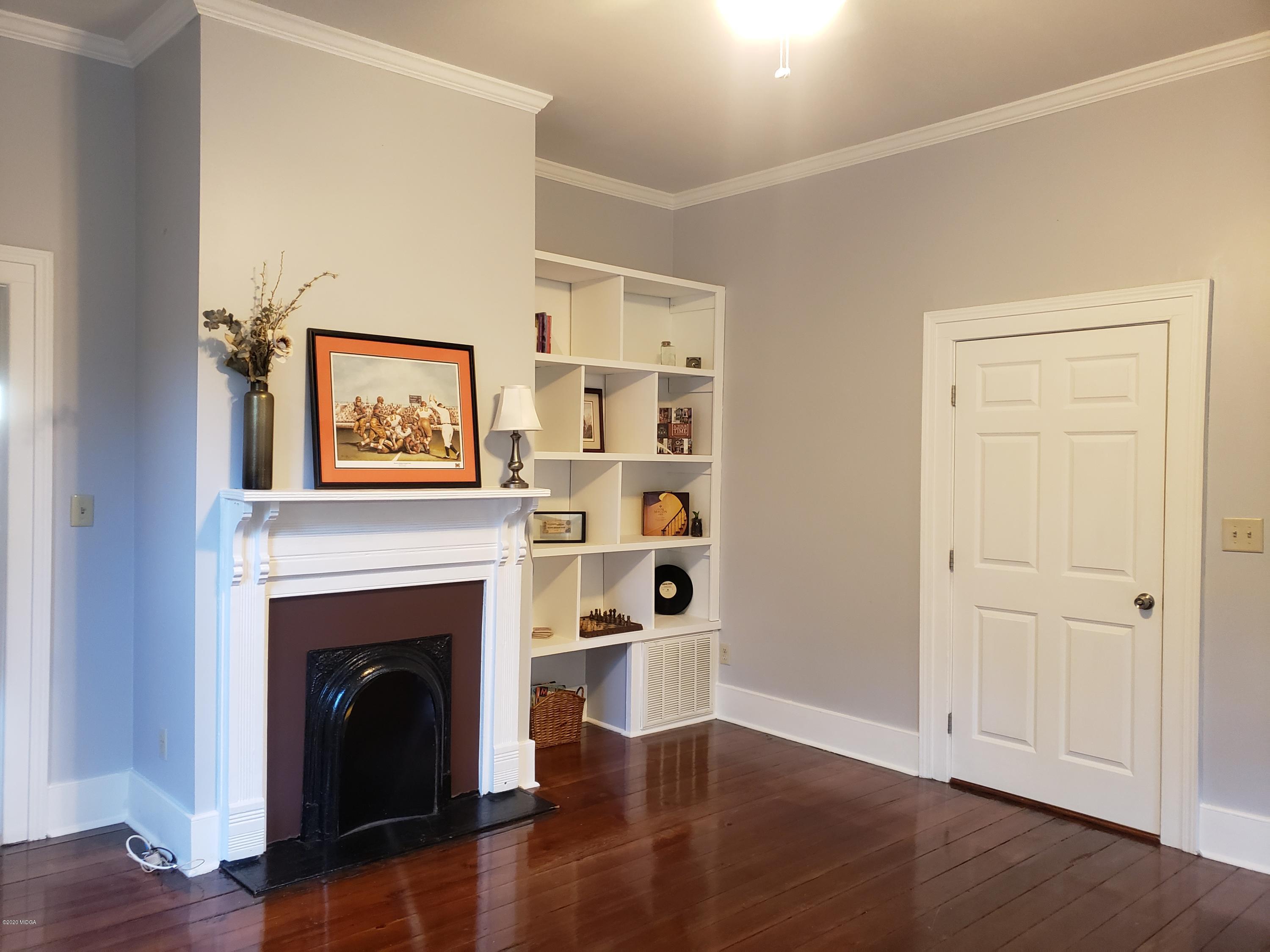 980 Maple Street Macon, GA 31201 - Photo 7 of 30 MAPLE LIV RM 2