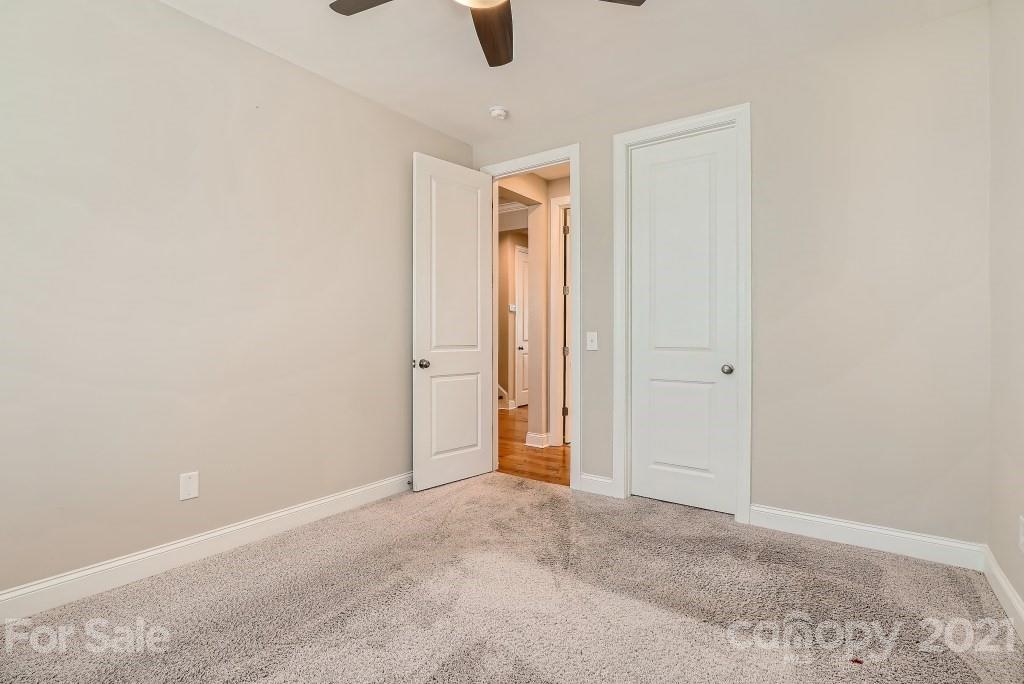 942 Emory Lane Fort Mill, SC 29708 - Photo 15 of 33 an empty room with window