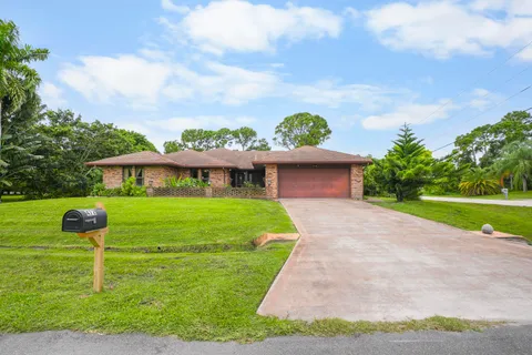 $465,000 | 472 Southeast Majestic Terrace, Port St. Lucie, FL 34983