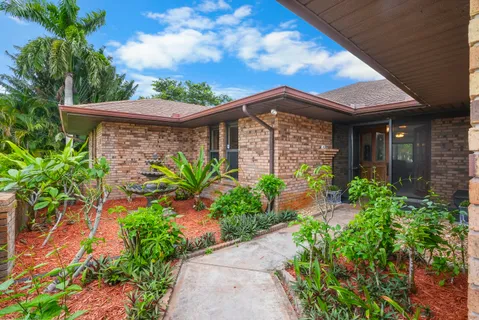 $465,000 | 472 Southeast Majestic Terrace, Port St. Lucie, FL 34983