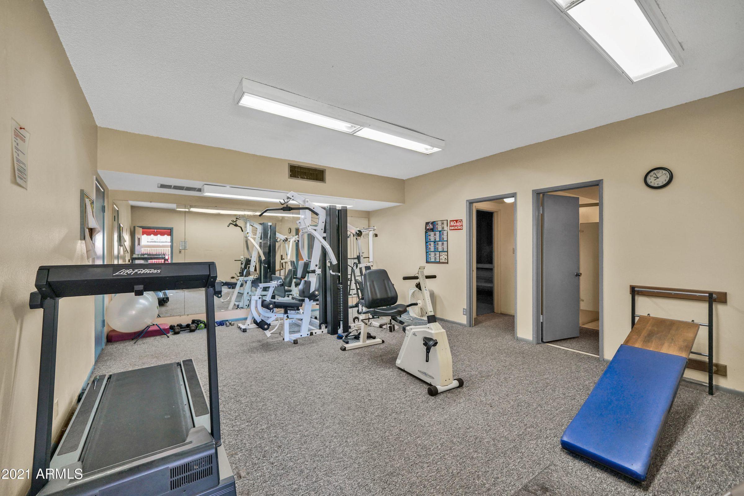 1320 East Bethany Home Road, Unit 43 Phoenix, AZ 85014 - Photo 32 of 35 Area Community Center Weight Rm