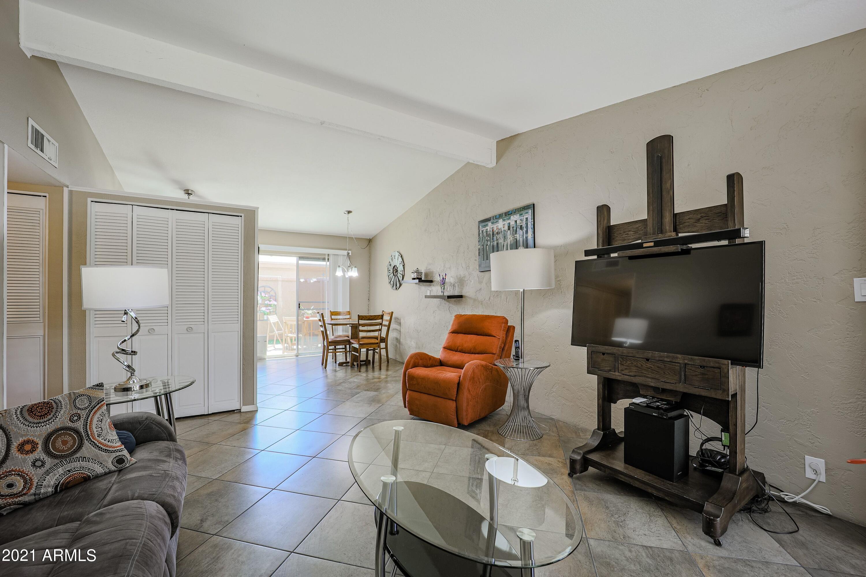 1320 East Bethany Home Road, Unit 43 Phoenix, AZ 85014 - Photo 4 of 35 Living Area