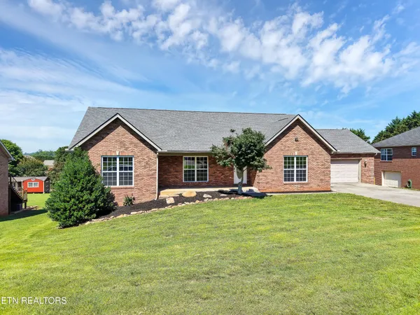 $569,900 | 1130 Eloise West Road, Greenback, TN 37742