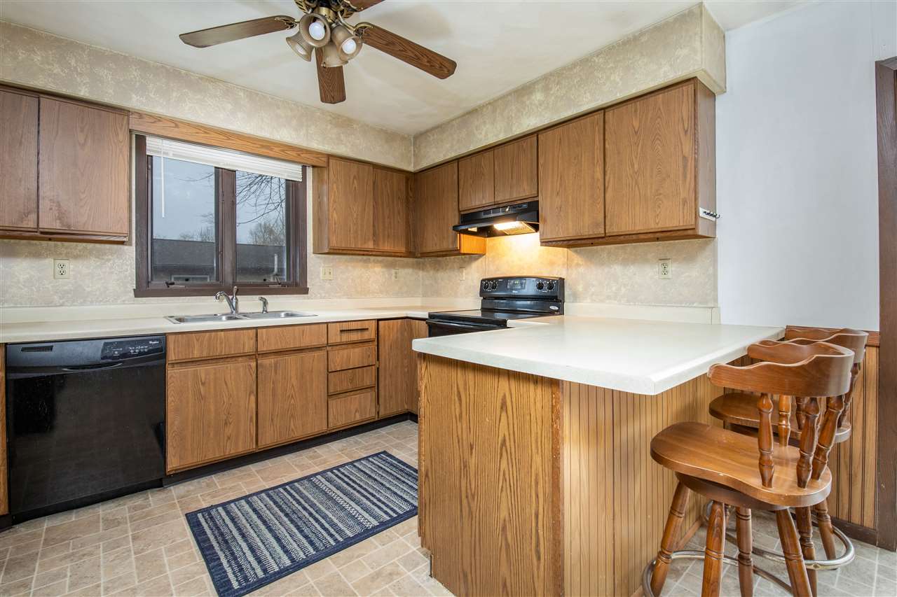1597 Larchmont Road Lake Summerset, IL 61019 - Photo 6 of 20 Gallery Image 6