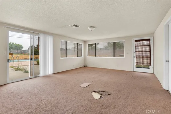 $319,000 | 18190 Hiawatha Road, Apple Valley, CA 92307