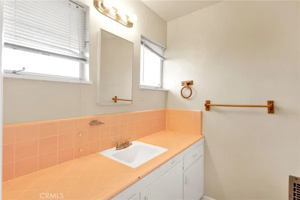$319,000 | 18190 Hiawatha Road, Apple Valley, CA 92307