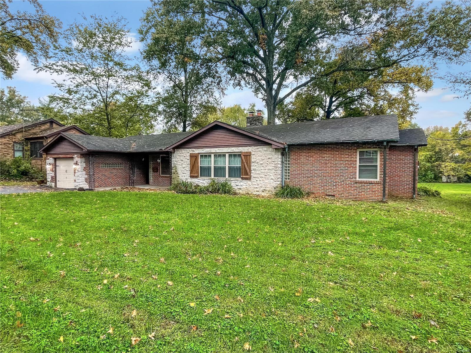 21 Robin Hill Lane Belleville, IL 62221 - Photo 2 of 42