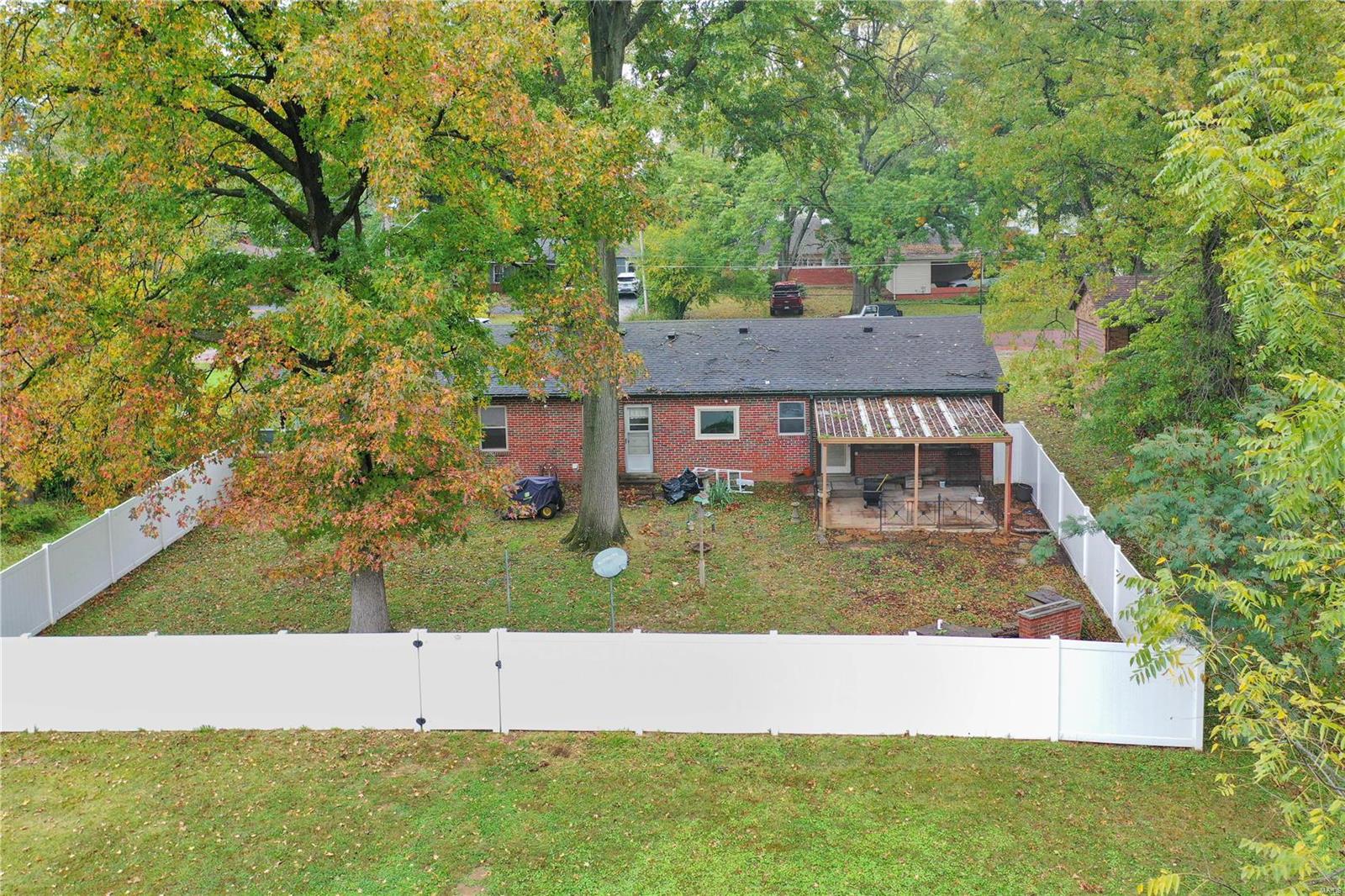 21 Robin Hill Lane Belleville, IL 62221 - Photo 6 of 42