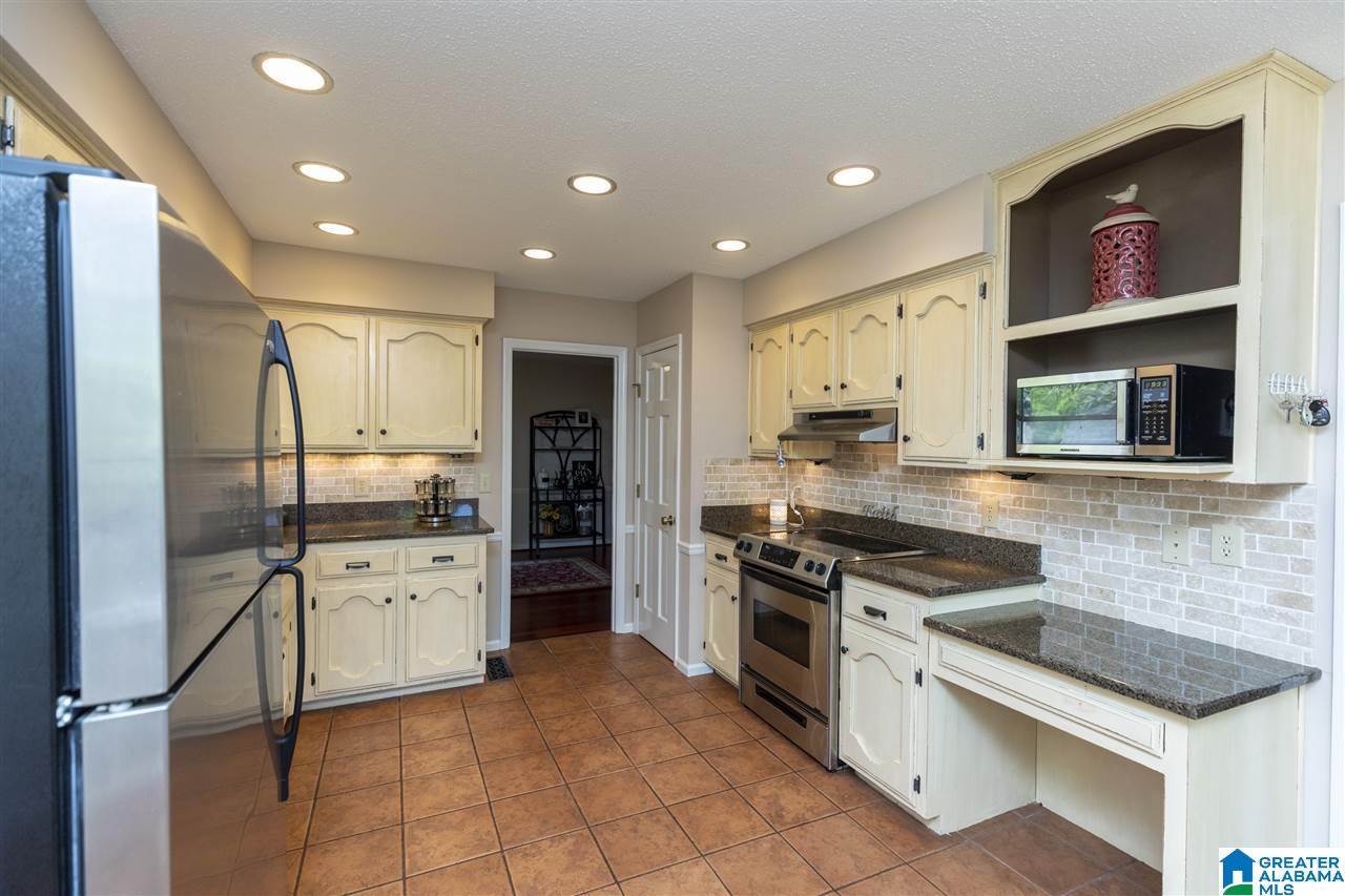 869 Springmeadow Drive Gardendale, AL 35071 - Photo 13 of 50