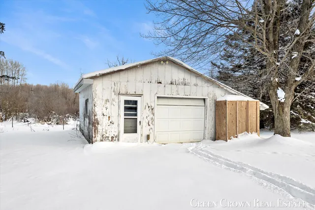 $375,000 | 12449 Catalpa Avenue, Grant, MI 49327