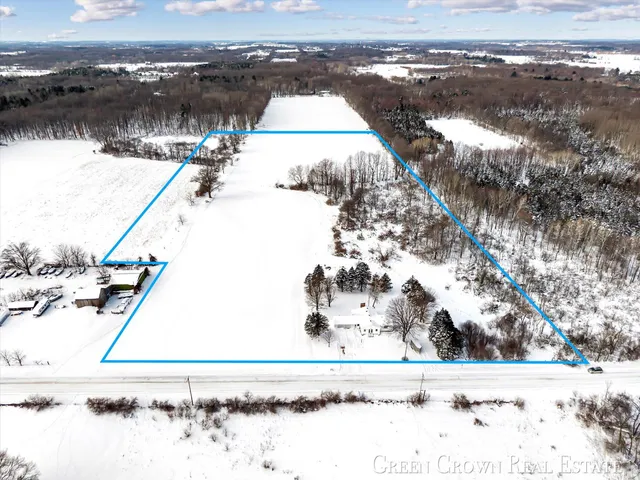 $375,000 | 12449 Catalpa Avenue, Grant, MI 49327