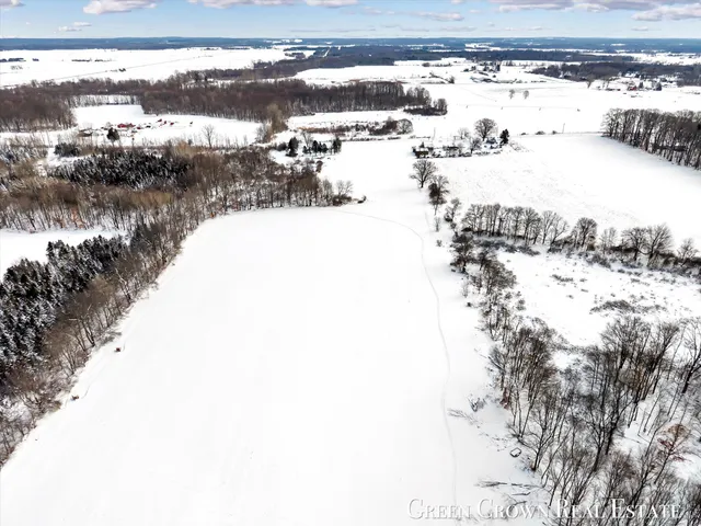 $375,000 | 12449 Catalpa Avenue, Grant, MI 49327