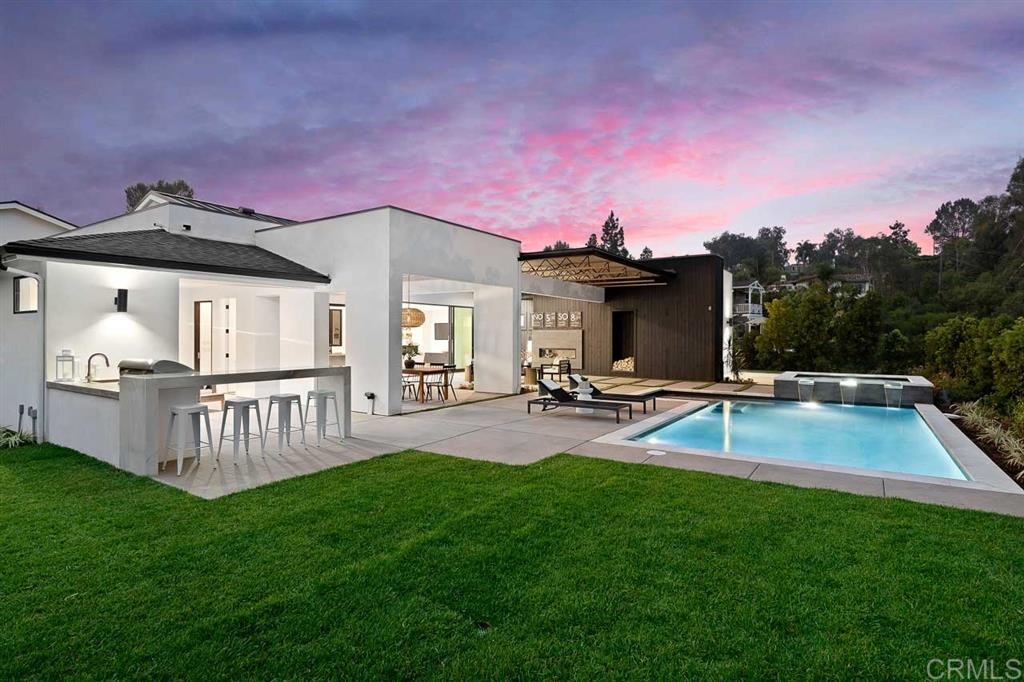 121 Avenida Esperanza Encinitas, CA 92024 - Photo 2 of 25