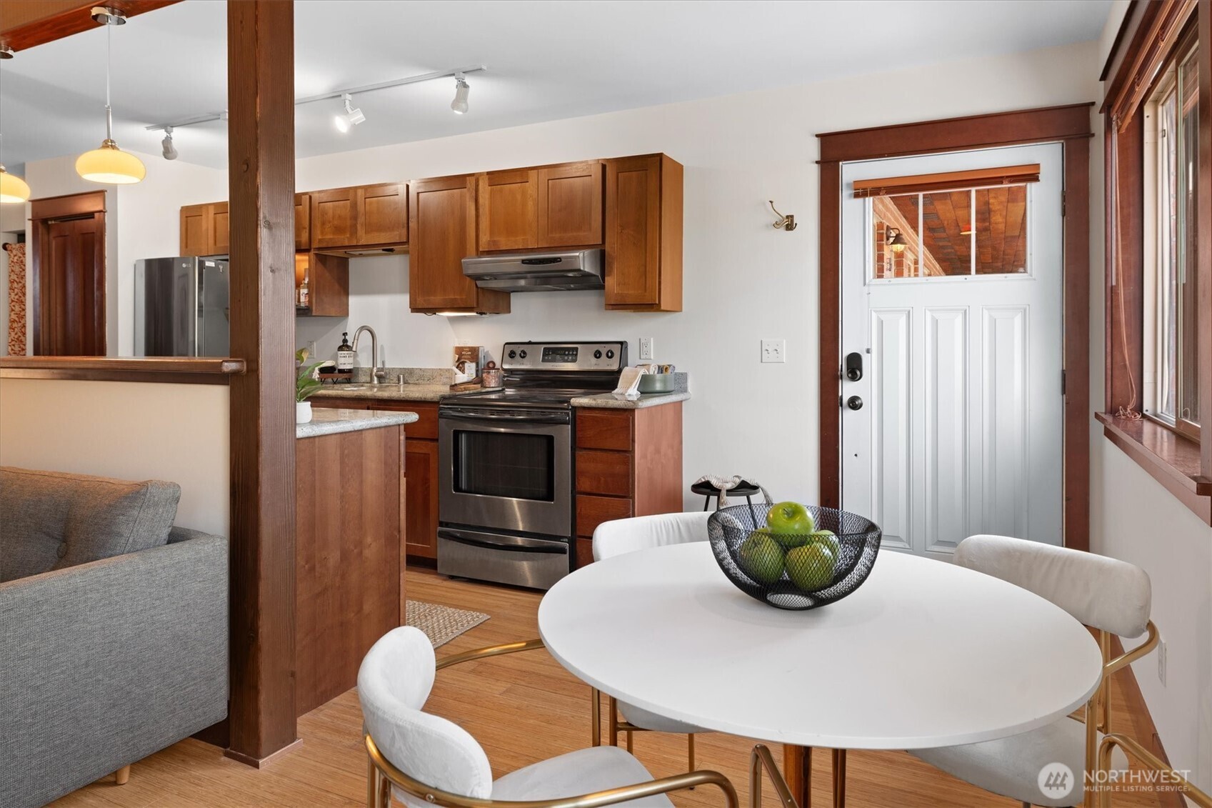 461 North 45th Street, Unit 6 Seattle, WA 98103 - Photo 6 of 16 Gallery Image 6