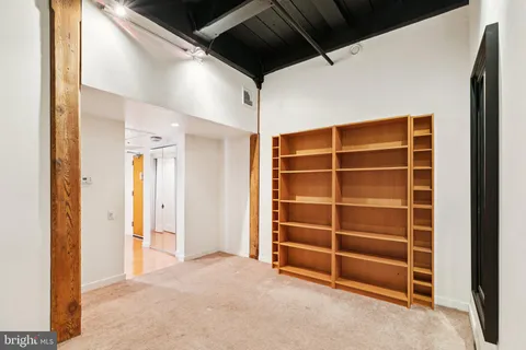 $267,500 | 301 Race Street, Unit 410, Philadelphia, PA 19106