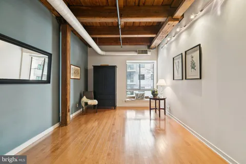 $267,500 | 301 Race Street, Unit 410, Philadelphia, PA 19106