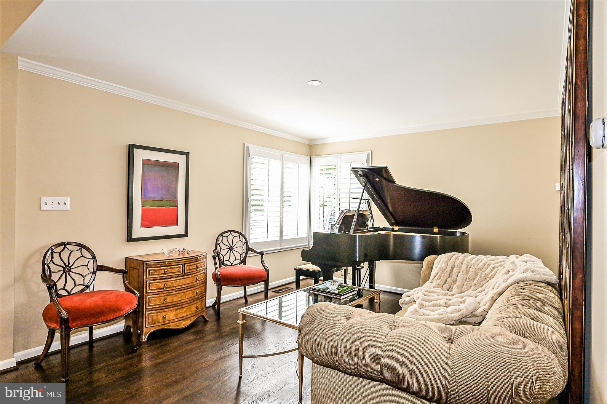 11209 Center Post Court Reston, VA 20194 - Photo 14 of 46 Formal Living Room Pic 3