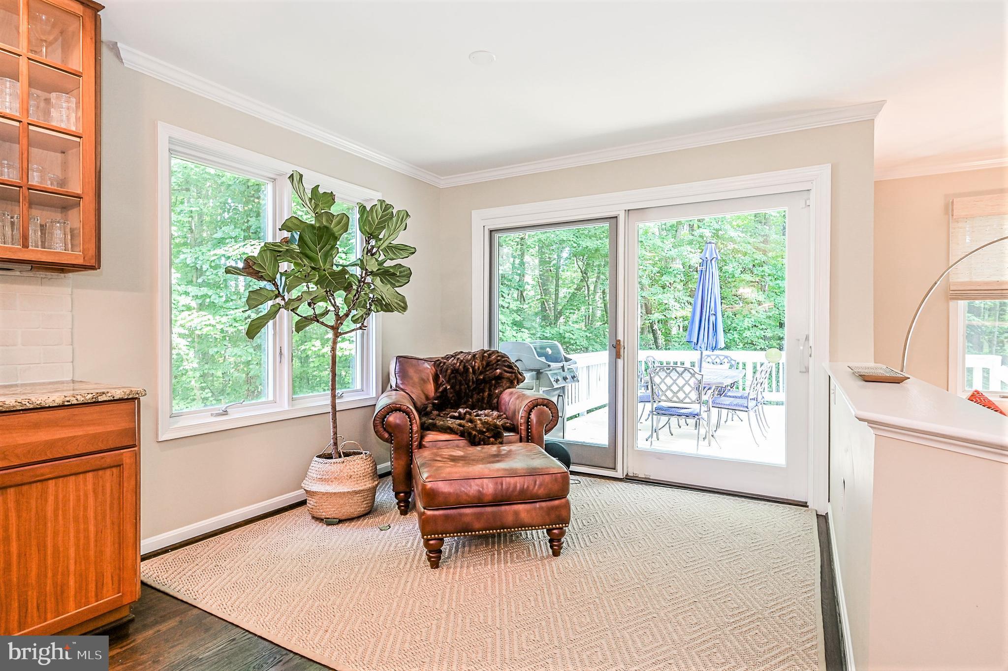 11209 Center Post Court Reston, VA 20194 - Photo 8 of 46 Eat in / Lounging area off Kitchen
