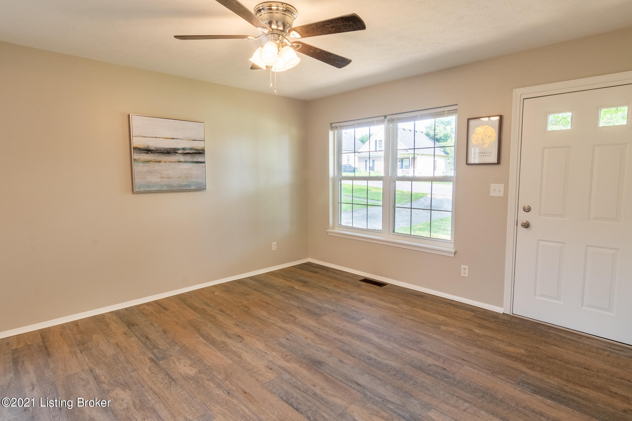 10204 Rod N Reel Road Louisville, KY 40229 - Photo 3 of 25 10204 Rod N Reel Rd
