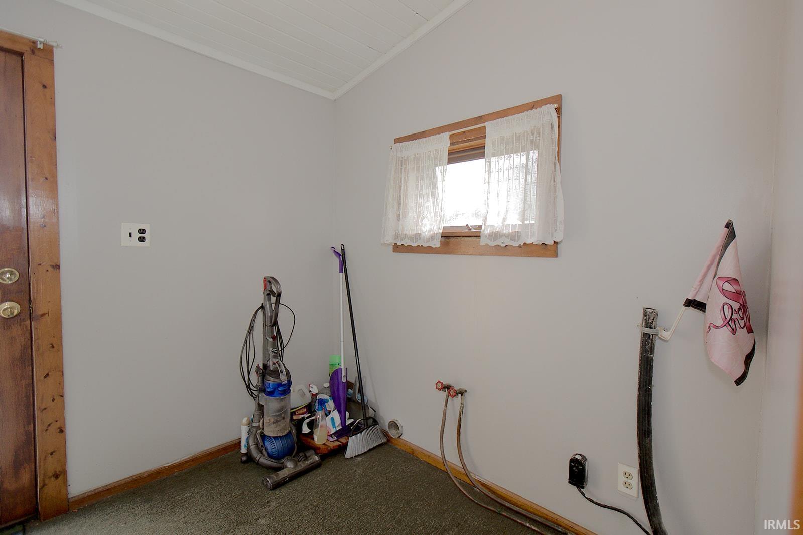 447 Hannah Street Huntington, IN 46750 - Photo 22 of 46