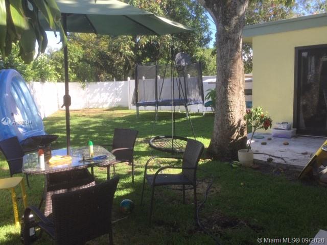11301 Southwest 81st Road Pinecrest, FL 33156 - Photo 13 of 23 unit 1 backyard
