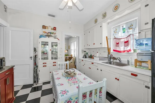 $520,000 | 3411 West Bay Avenue, Tampa, FL 33611