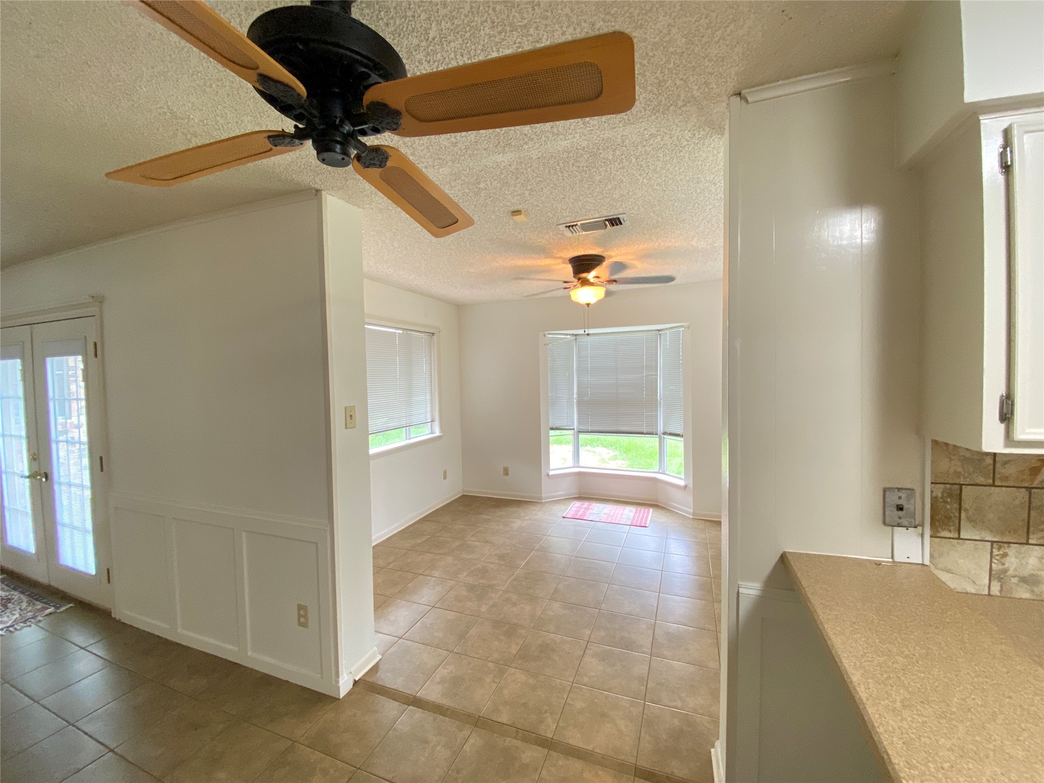 2233 Ripple Creek Drive Rosenberg, TX 77471 - Photo 15 of 39 a view of an empty room and window