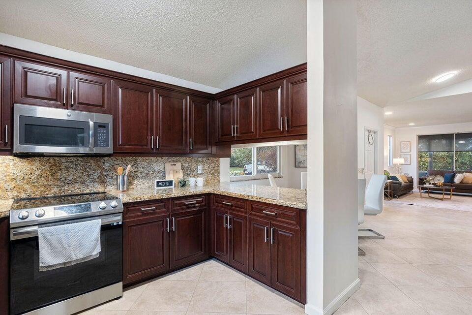 6798 Via Regina Boca Raton, FL 33433 - Photo 8 of 32 Stainless Steel Appliances