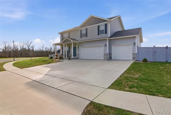 $520,000 | 1232 Winding Oaks Lane, Mascoutah, IL 62258