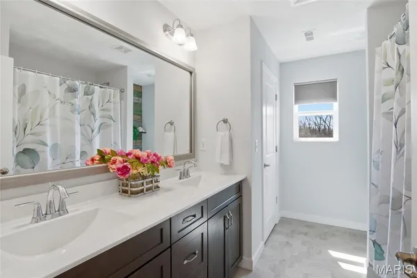 $520,000 | 1232 Winding Oaks Lane, Mascoutah, IL 62258