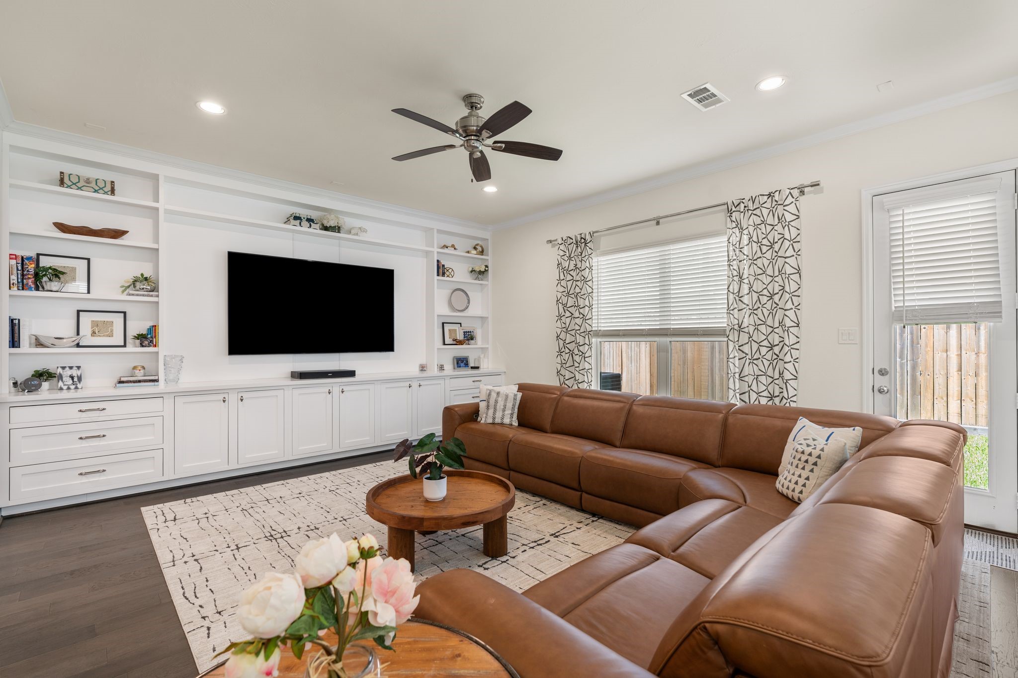 5230 Darling Street Houston, TX 77007 - Photo 12 of 34 A closer look at the family room.