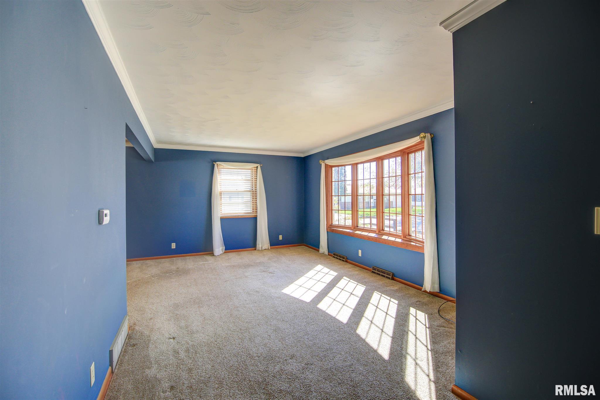 704 Schick Road Clinton, IA 52732 - Photo 5 of 20 Gallery Image 5
